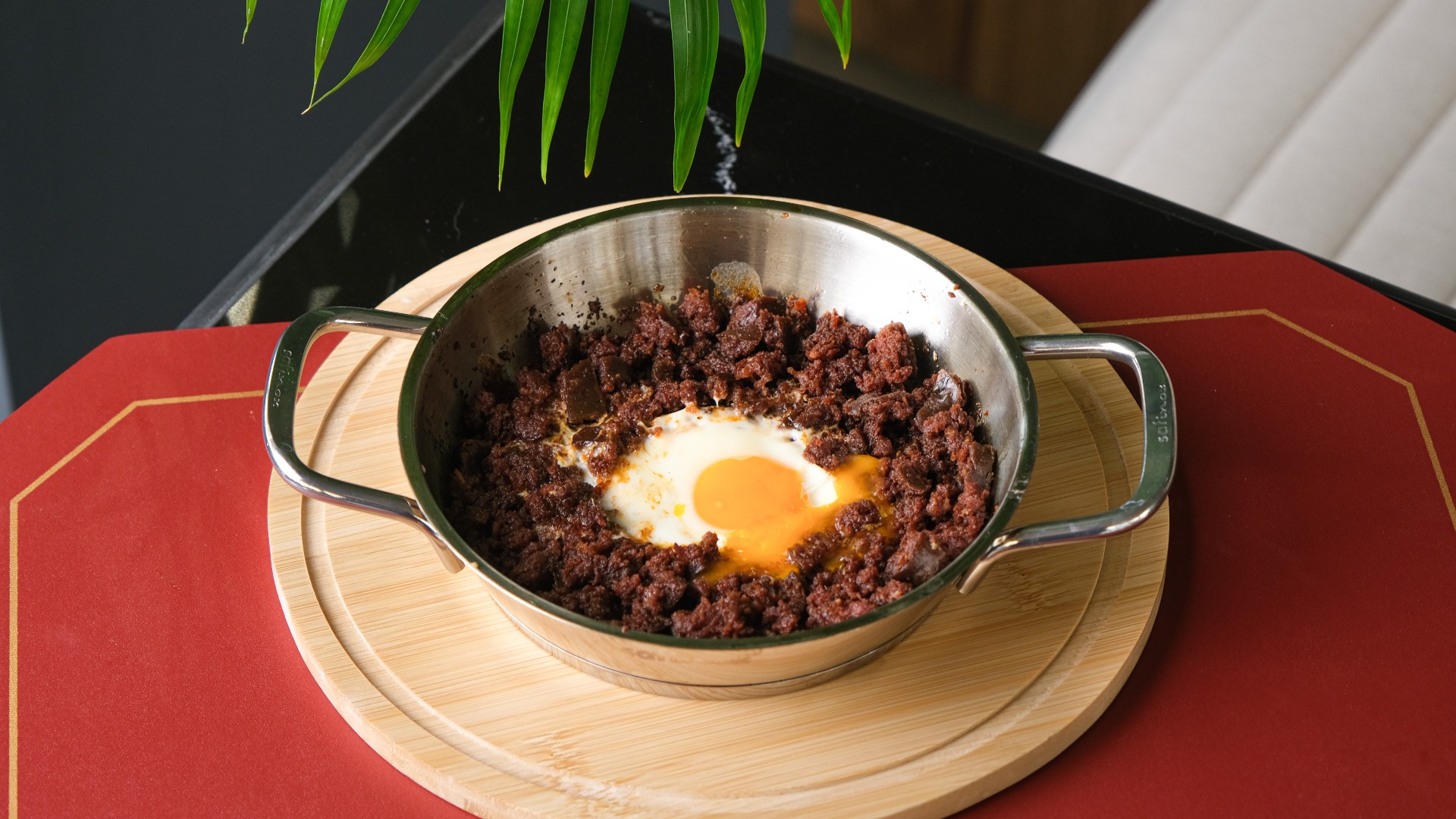 KIBRIS PASTIRMALI YUMURTA