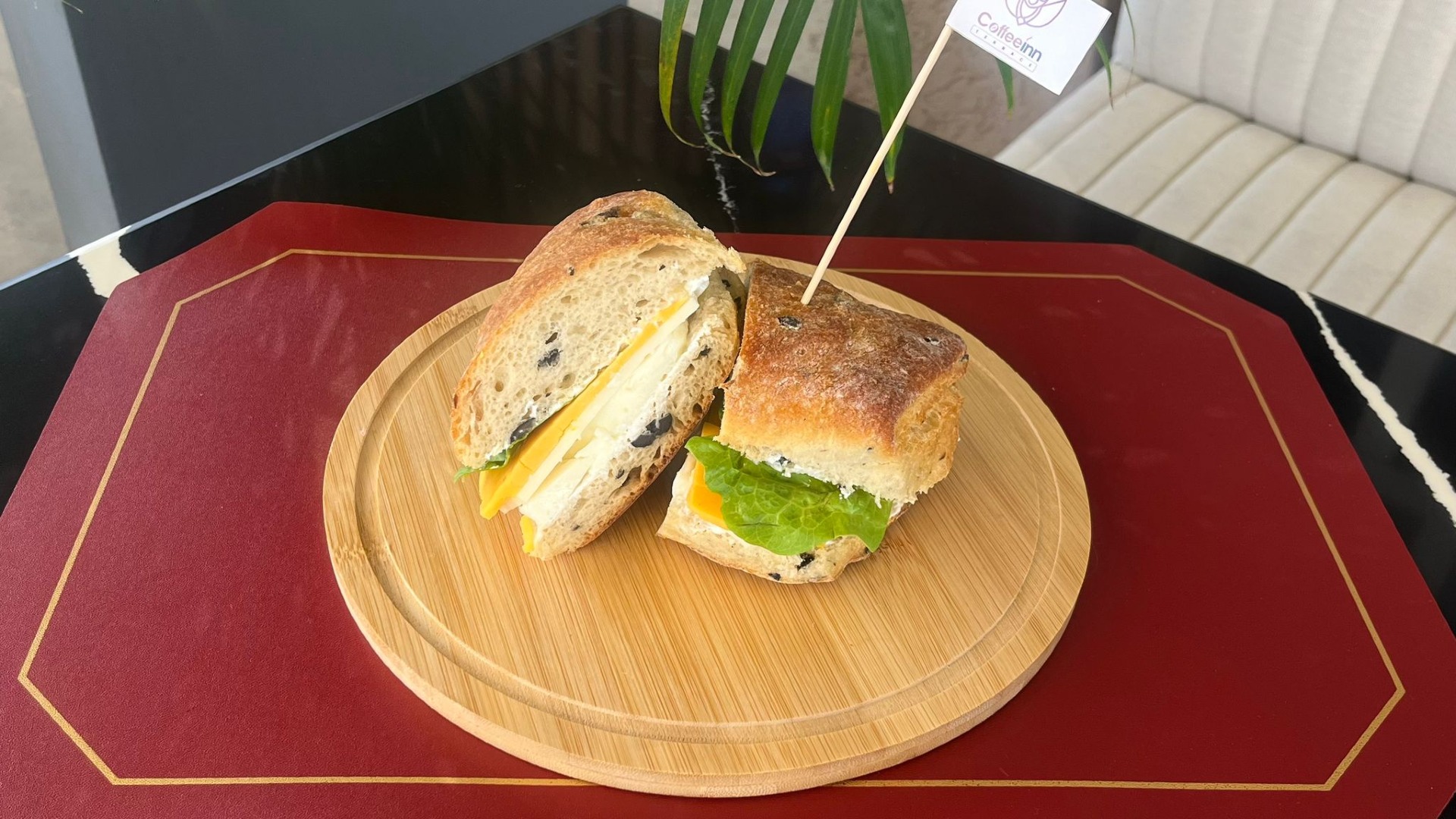 4 PEYNİRLİ SANDVİÇ