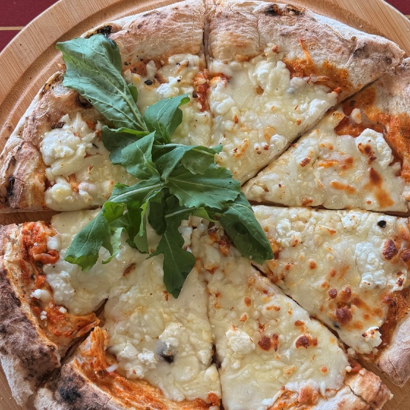 4 PEYNİRLİ PİZZA